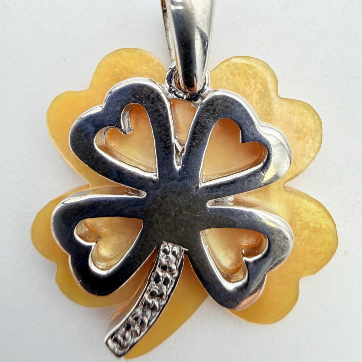 Alternative view of 4 Leaf clover Shell Silver 925 Pendant