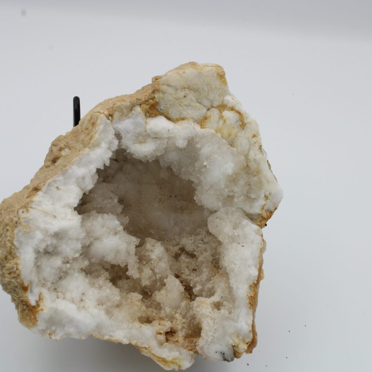 Calcite white geode 1.8 kg
