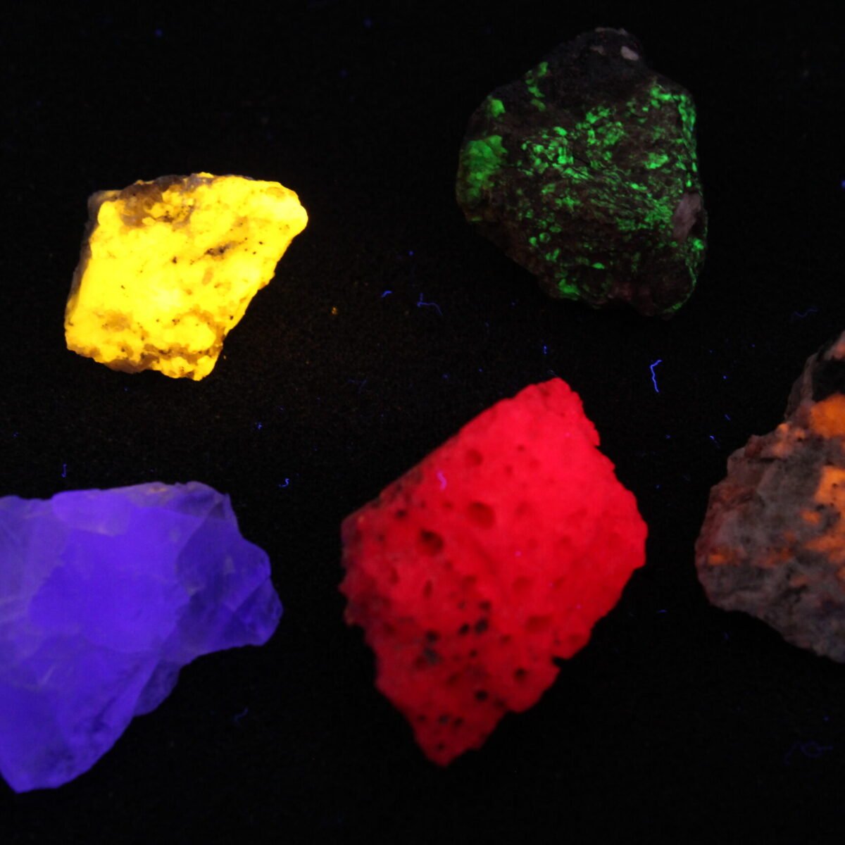 Alternative view of Glowing Crystals set